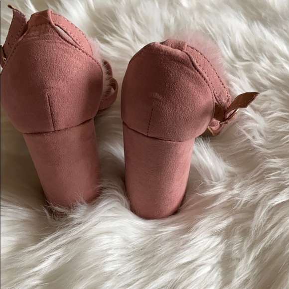 NATURE Breeze Eranda Pom Pom Block Heels Sandals - Picture 5 of 8